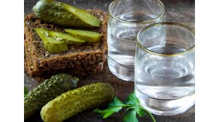 Водка из спирта: как разбавить, смягчить и получить хороший вкус